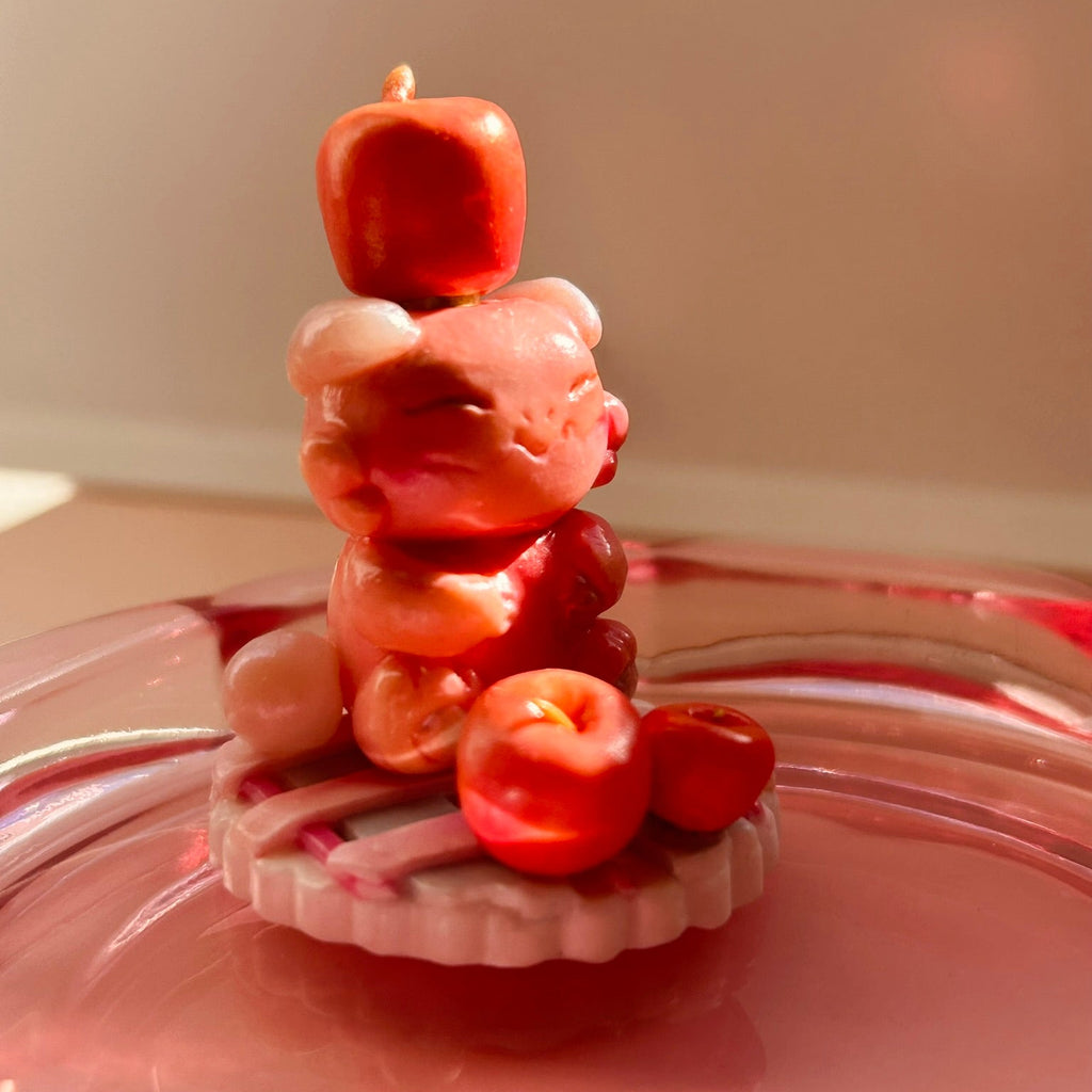 Chonc-cy Apple Picnic - Calming Desk Pal