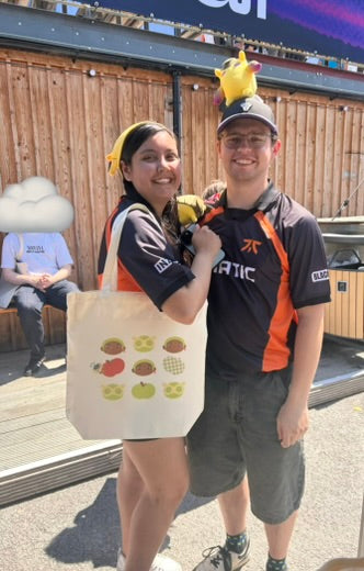 Gekko Apple Tote Bag